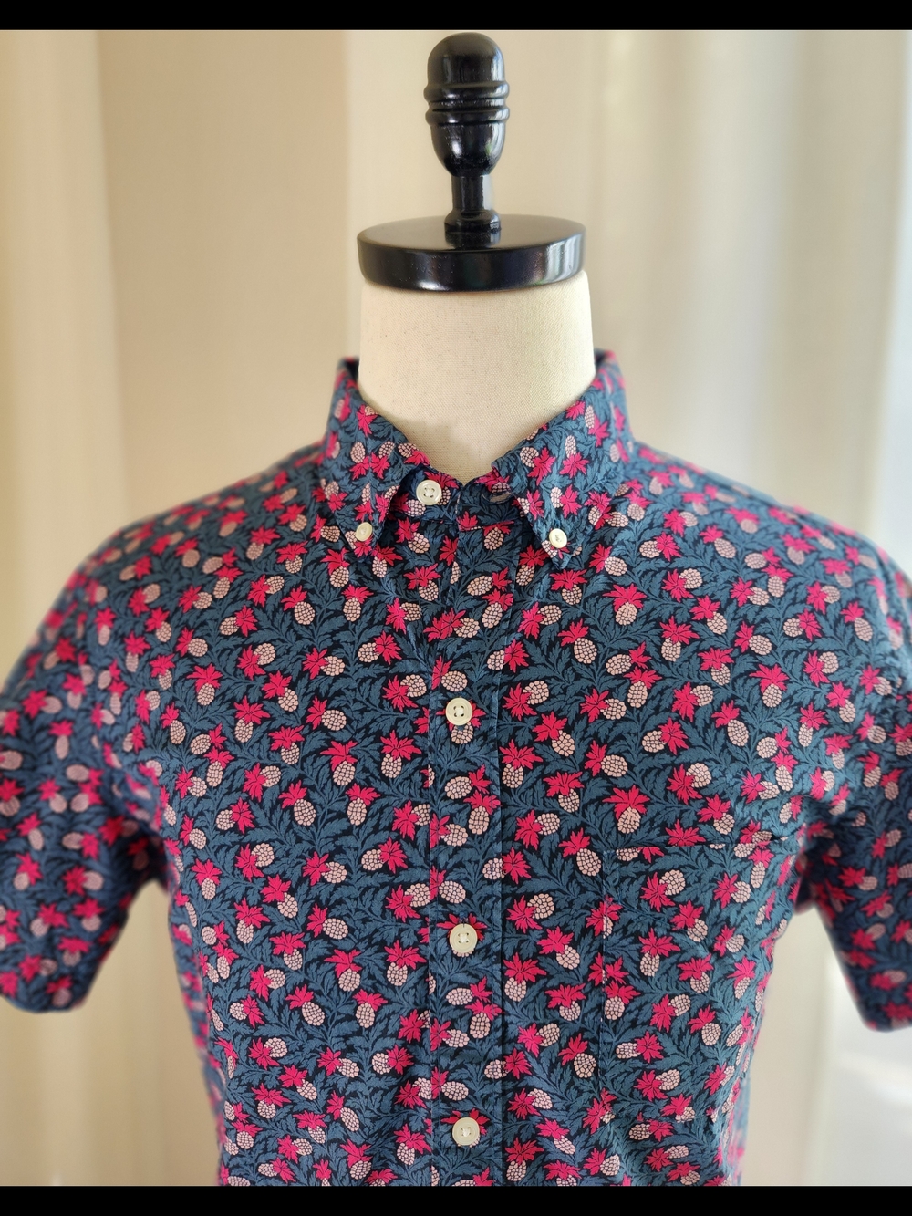 Bonobos L Sz Men'sTropical Hawaiian Pineapple Button-Down Short Sleeve Shirt